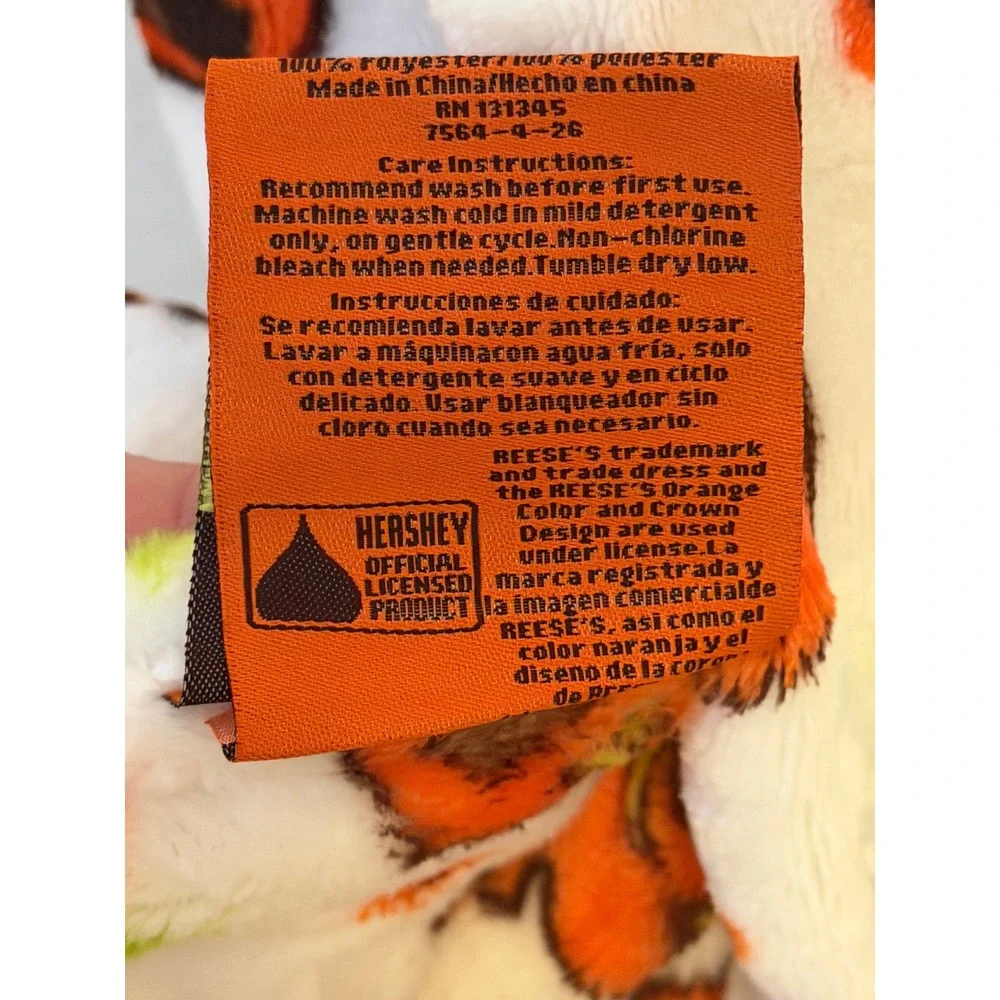 Reeses Halloween Oversized Plush Throw Blanket Pumpkin Skull Bat 60x70 NEW